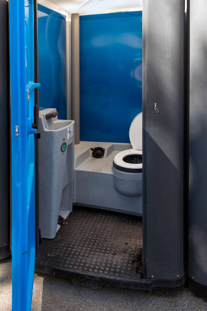 Best Porta potty delivery and setup  in Cloverdale, CA
