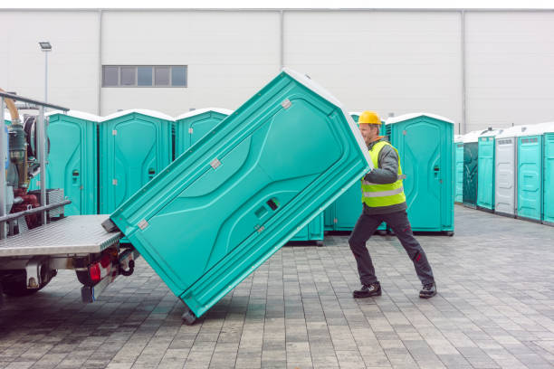 Porta potty delivery and setup in Cloverdale, CA