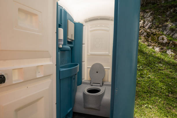 Best Portable toilet rental cost  in Cloverdale, CA